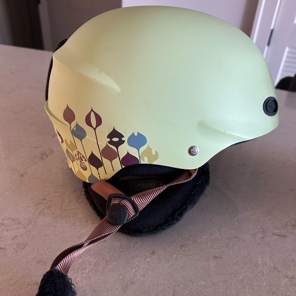 PRO TEC HELMET - Picture 1 of 7